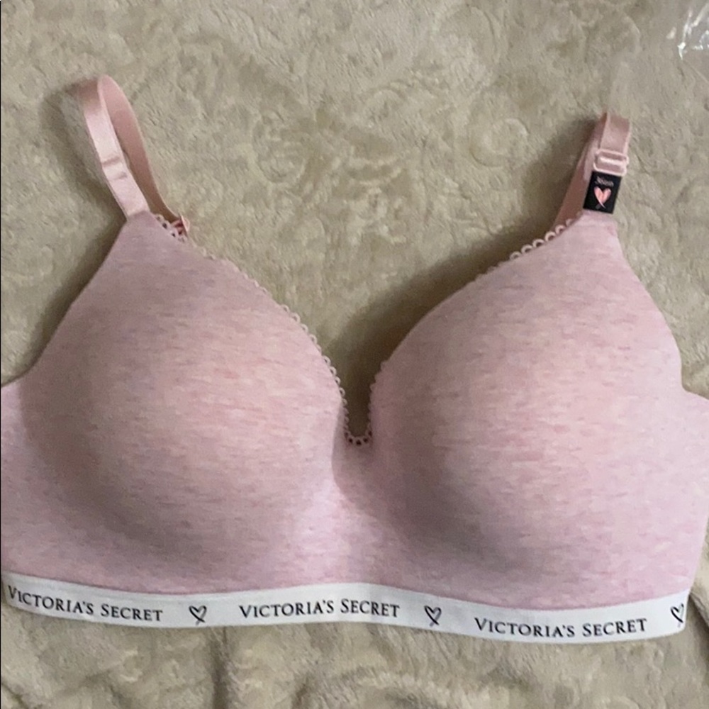 Victoria’s Secret T-shirt bra